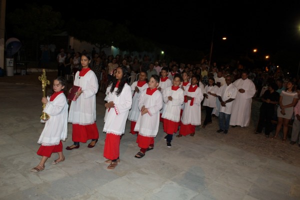 Fiéis participaram da segunda noite de novena a Santo Inácio de Loyola, na noite dessa terça-feira - Imagem 17