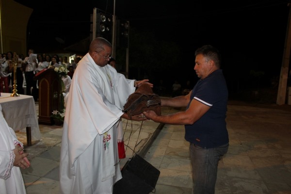 Fiéis participaram da segunda noite de novena a Santo Inácio de Loyola, na noite dessa terça-feira - Imagem 26