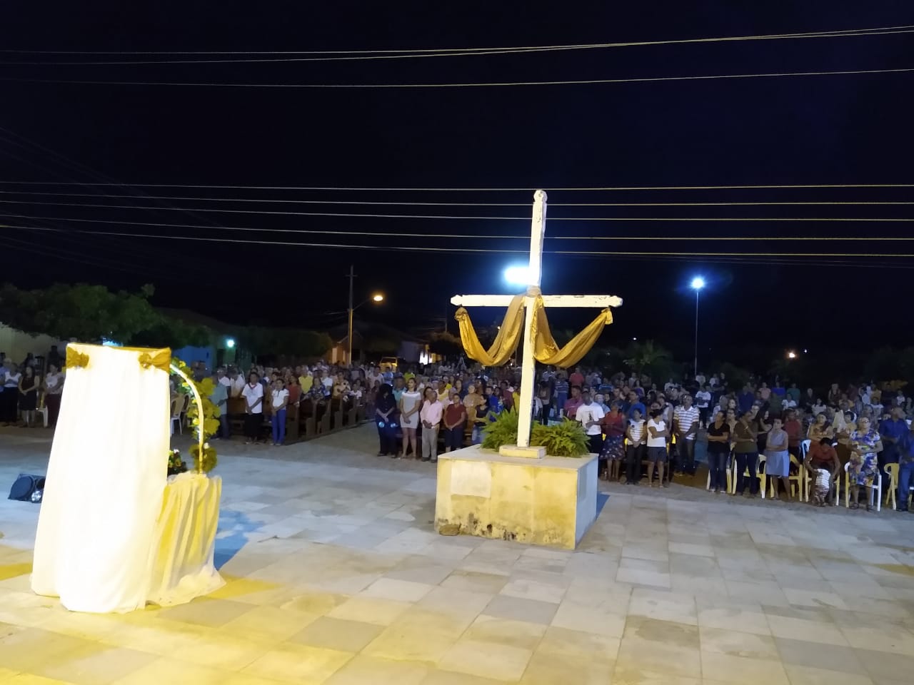 Fiéis participaram da segunda noite de novena a Santo Inácio de Loyola, na noite dessa terça-feira - Imagem 9