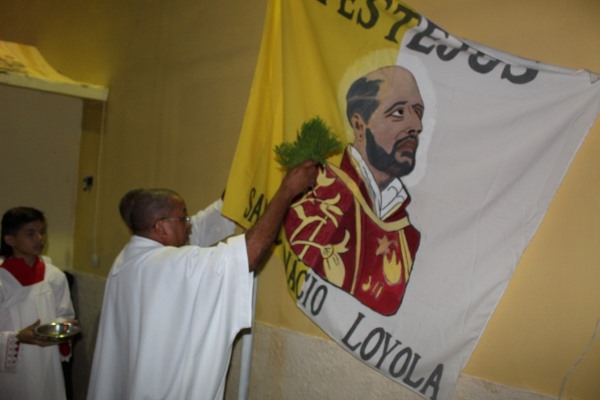 Fiéis participaram da segunda noite de novena a Santo Inácio de Loyola, na noite dessa terça-feira - Imagem 20