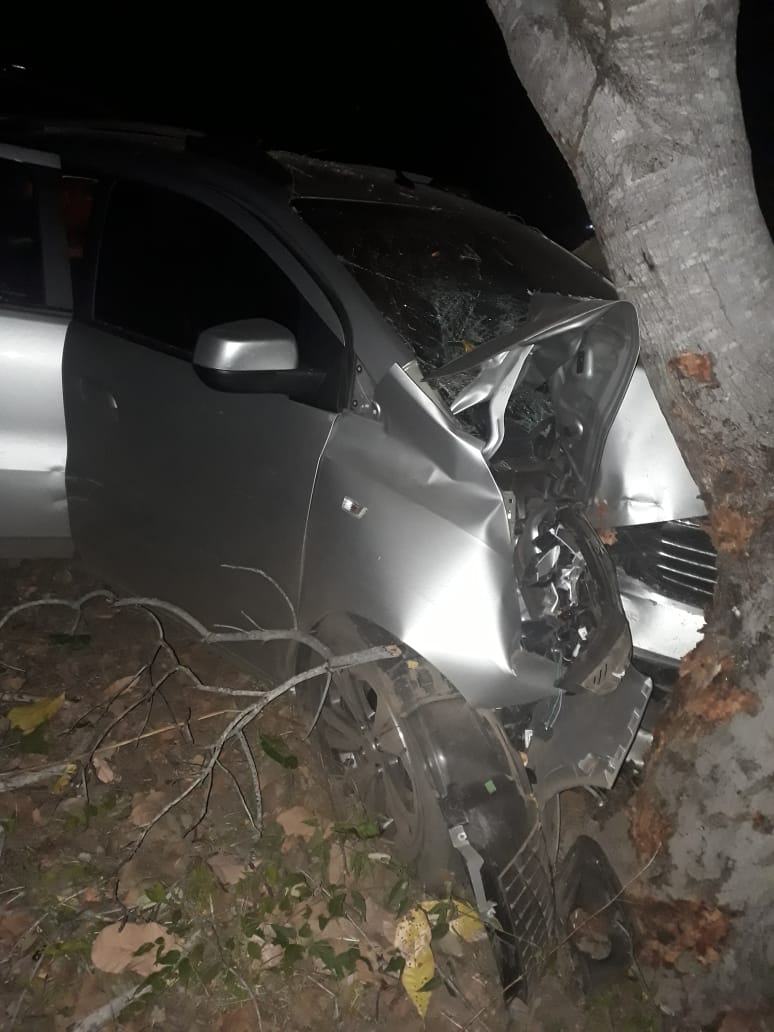 Carro que levava pacientes de Santo Inácio para Teresina sofre acidente  - Imagem 2