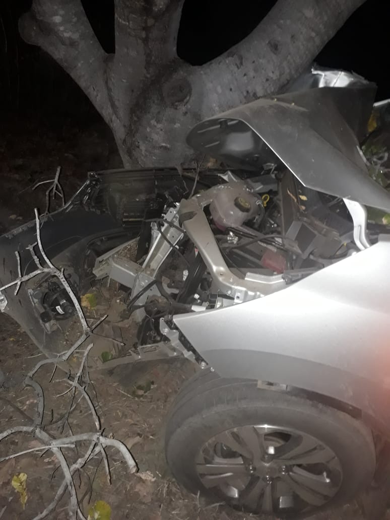 Carro que levava pacientes de Santo Inácio para Teresina sofre acidente  - Imagem 1