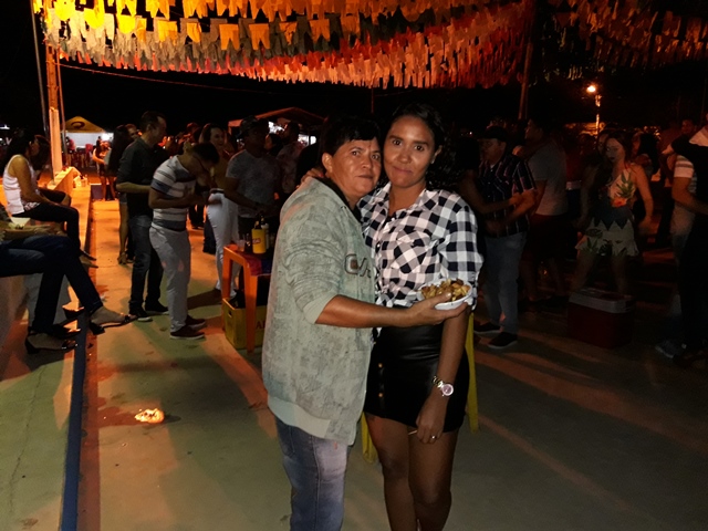 São João do bairro Codó junta multidão em Dom Expedito Lopes confira os vídeos.  - Imagem 37