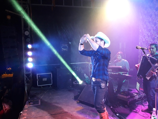 São João do bairro Codó junta multidão em Dom Expedito Lopes confira os vídeos.  - Imagem 18