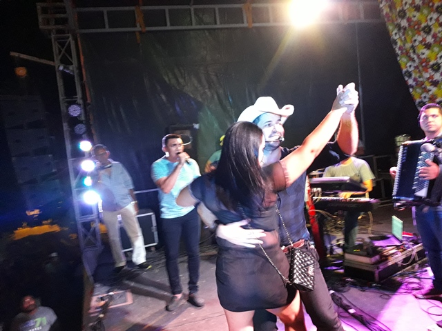 São João do bairro Codó junta multidão em Dom Expedito Lopes confira os vídeos.  - Imagem 48