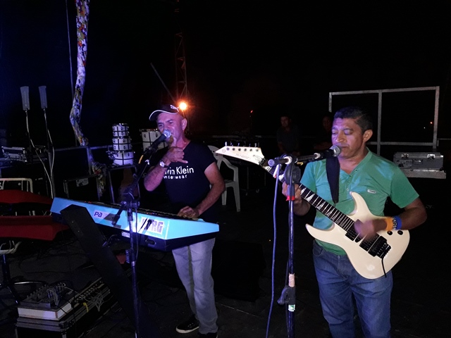 São João do bairro Codó junta multidão em Dom Expedito Lopes confira os vídeos.  - Imagem 11