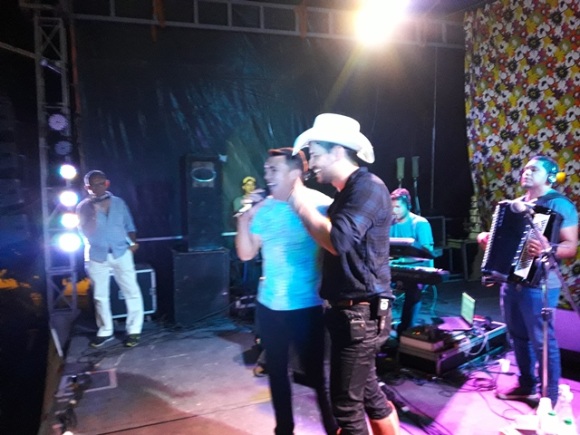 São João do bairro Codó junta multidão em Dom Expedito Lopes confira os vídeos.  - Imagem 44