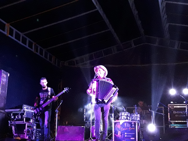 São João do bairro Codó junta multidão em Dom Expedito Lopes confira os vídeos.  - Imagem 62