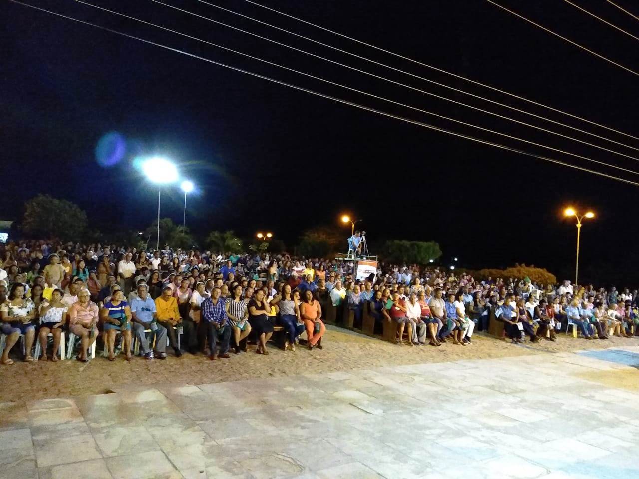 Fiéis lotam patamar da igreja na última noite de novena e missa a Santo Inácio de Loyola - Imagem 41