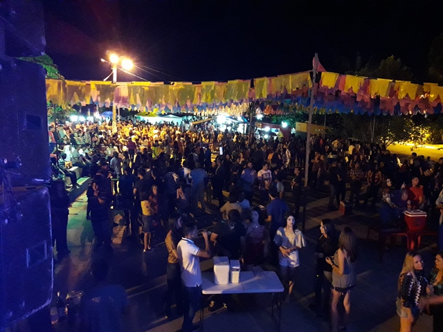 2º Dia do São João do Bairro Codó em Dom Expedito Lopes confira os vídeos. “Multidão prestigia o evento” - Imagem 14