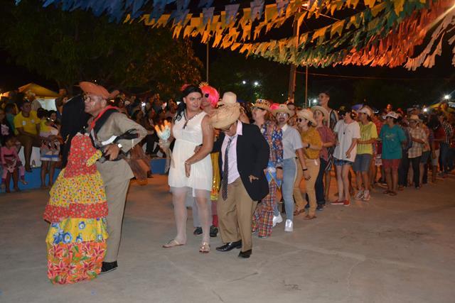 2º Dia do São João do Bairro Codó em Dom Expedito Lopes confira os vídeos. “Multidão prestigia o evento” - Imagem 24