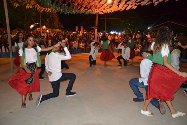 2º Dia do São João do Bairro Codó em Dom Expedito Lopes confira os vídeos. “Multidão prestigia o evento” - Imagem 30