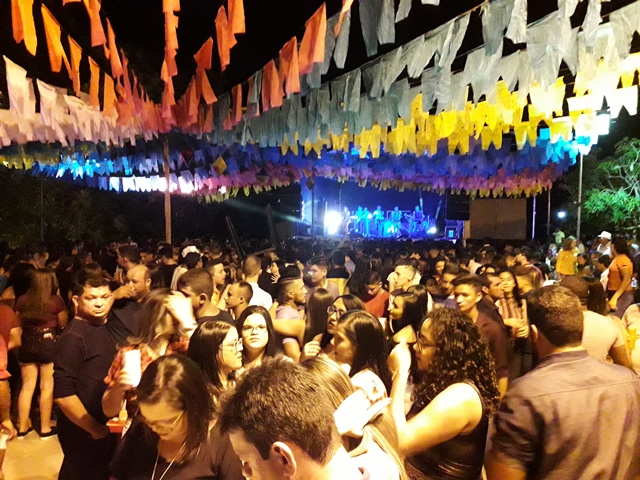 2º Dia do São João do Bairro Codó em Dom Expedito Lopes confira os vídeos. “Multidão prestigia o evento” - Imagem 21