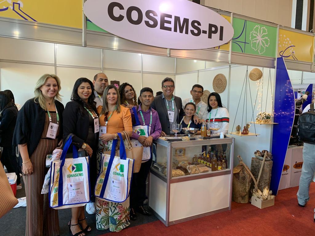 Secretária de saúde Bruna Lara participa de Congresso Nacional de Secretarias Municipais de Saúde - Imagem 13