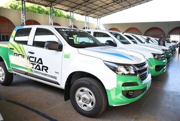 Prefeito João Luiz recebe viatura policial das mãos do governador Wellington Dias  - Imagem 7
