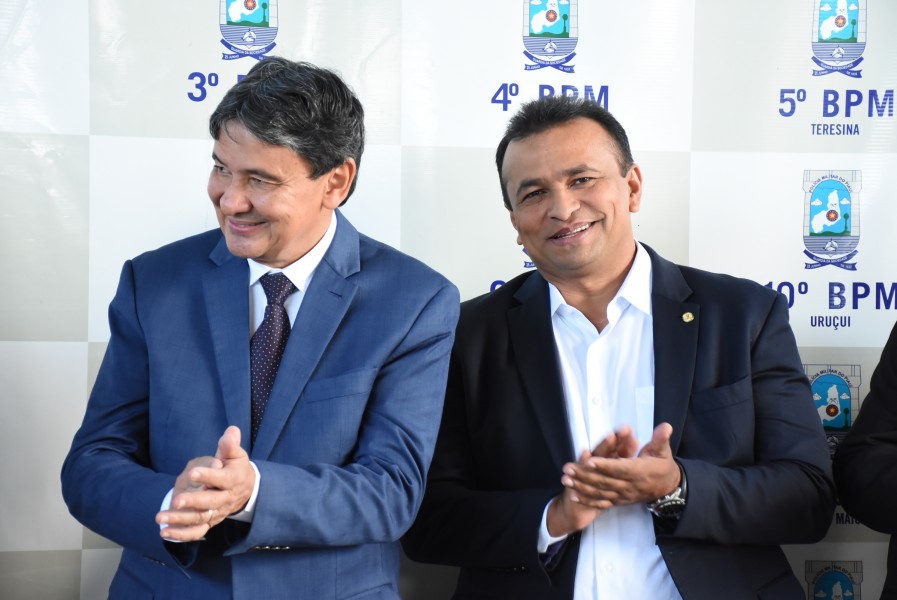 Prefeito João Luiz recebe viatura policial das mãos do governador Wellington Dias  - Imagem 6