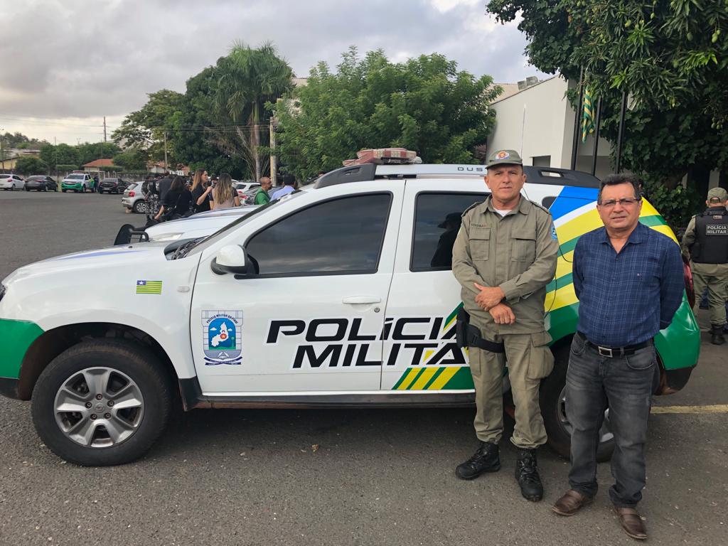 Prefeito Genival Bezerra recebe viatura para o GPM de Joaquim Pires - Imagem 1