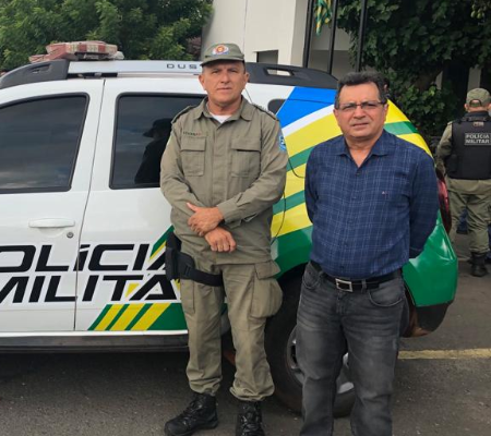 Prefeito Genival Bezerra recebe viatura para o GPM de Joaquim Pires