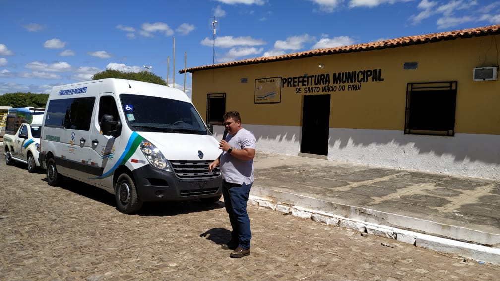 Prefeitura de Santo Inácio recebe Van para a secretaria de saúde   - Imagem 4