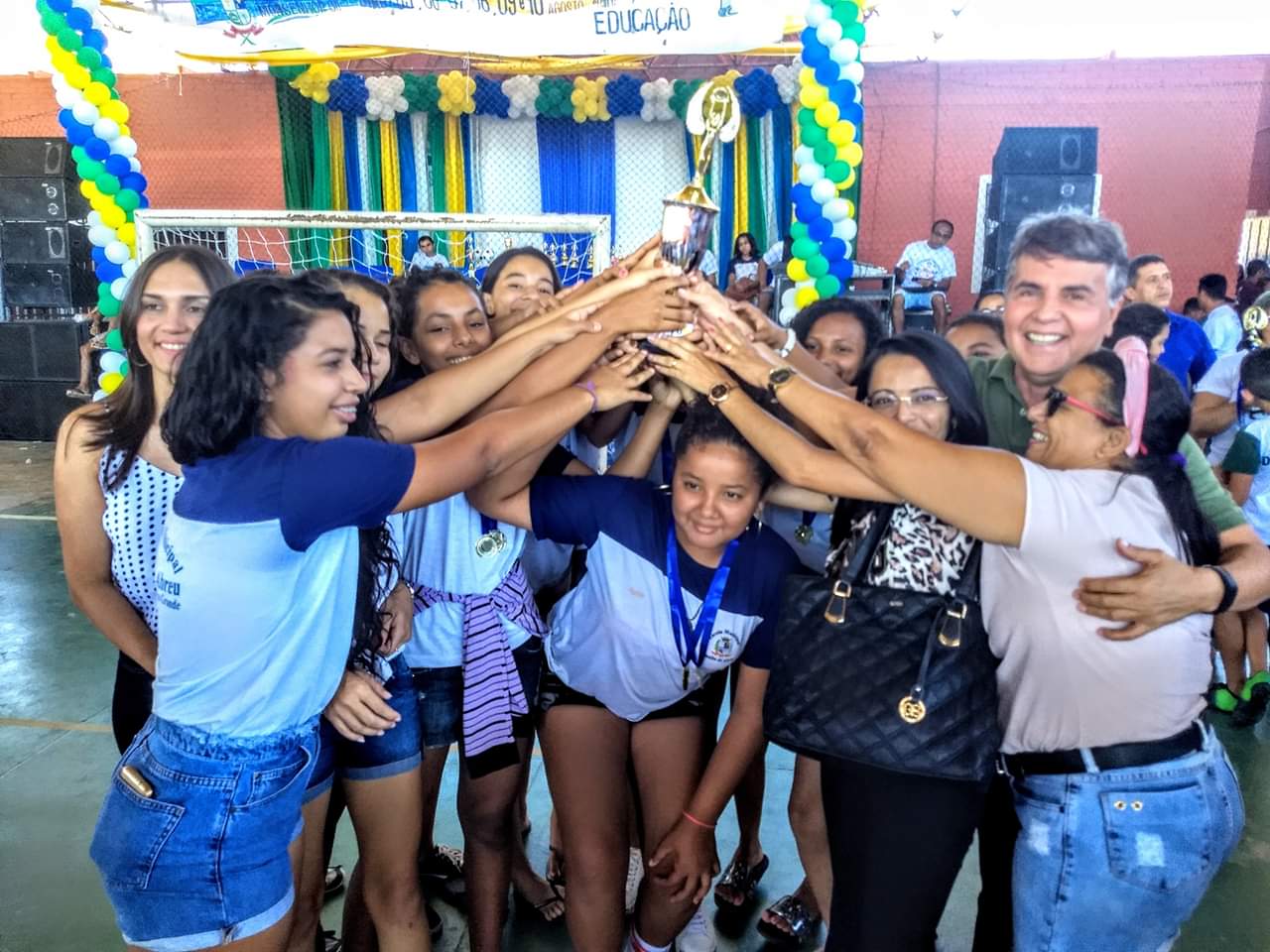 Prefeito João Luiz e Secretaria Norma Suely encerram com chave de ouro Olimpíada Escolar - Imagem 20