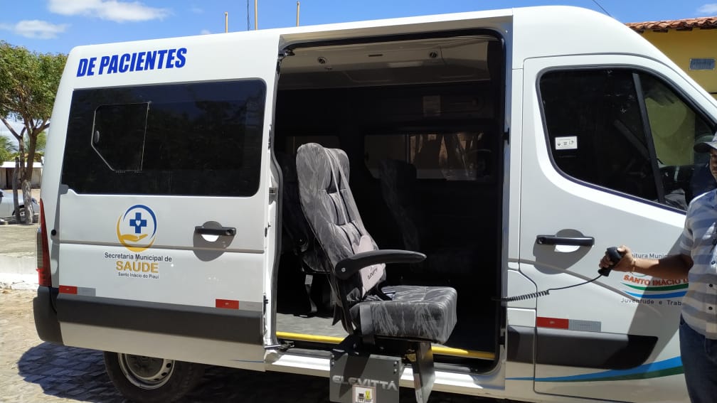 Prefeitura de Santo Inácio recebe Van para a secretaria de saúde   - Imagem 1