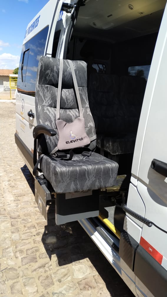 Prefeitura de Santo Inácio recebe Van para a secretaria de saúde   - Imagem 2