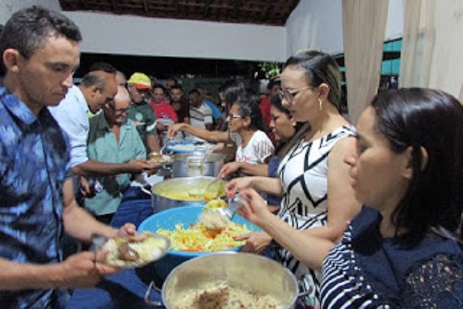 Prefeitura homenageia pais com bela festa e jantar - Imagem 1