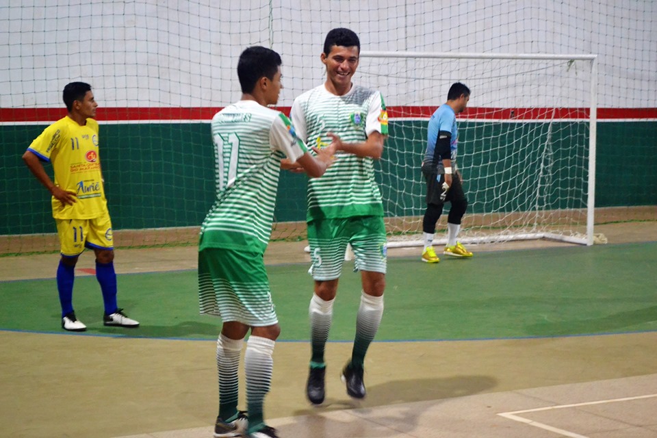 Prefeito Genival Bezerra prestigia a classificação da seleção municipal de futsal - Imagem 18