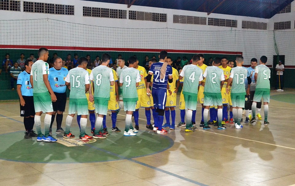 Prefeito Genival Bezerra prestigia a classificação da seleção municipal de futsal - Imagem 13