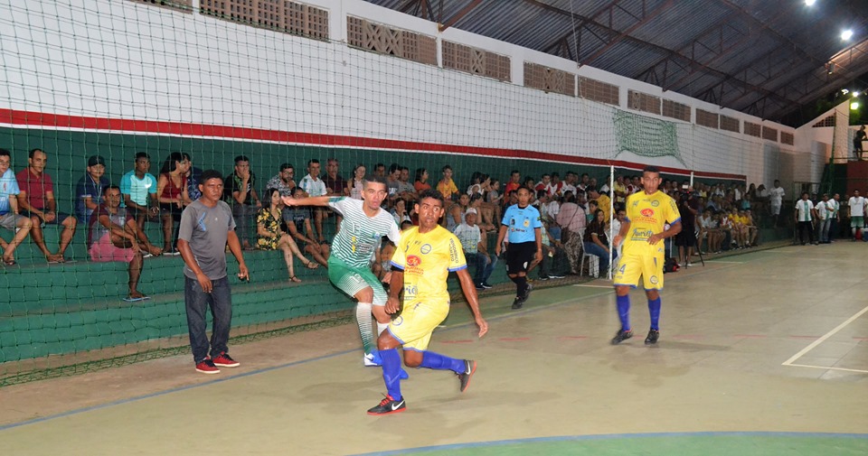 Prefeito Genival Bezerra prestigia a classificação da seleção municipal de futsal - Imagem 22