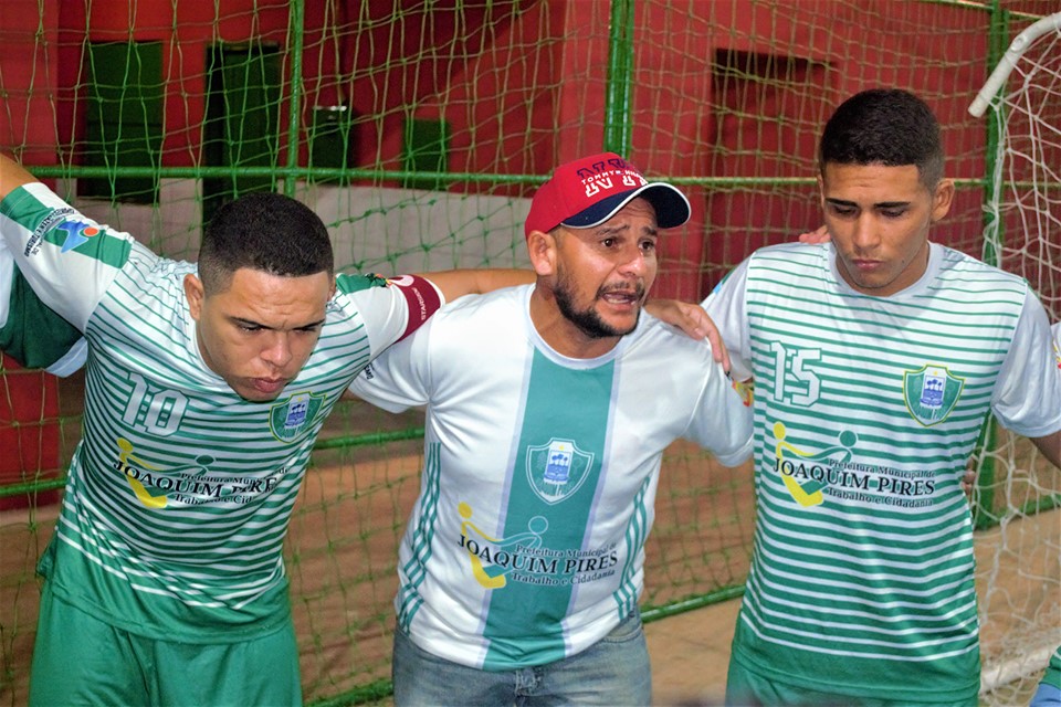 Prefeito Genival Bezerra prestigia a classificação da seleção municipal de futsal - Imagem 6