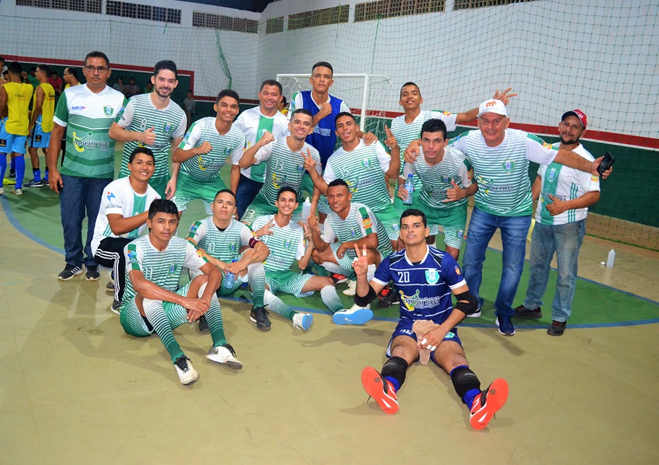 Prefeito Genival Bezerra prestigia a classificação da seleção municipal de futsal - Imagem 39