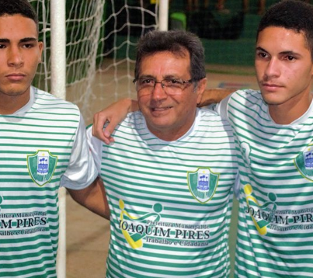 Prefeito Genival Bezerra prestigia a classificação da seleção municipal de futsal
