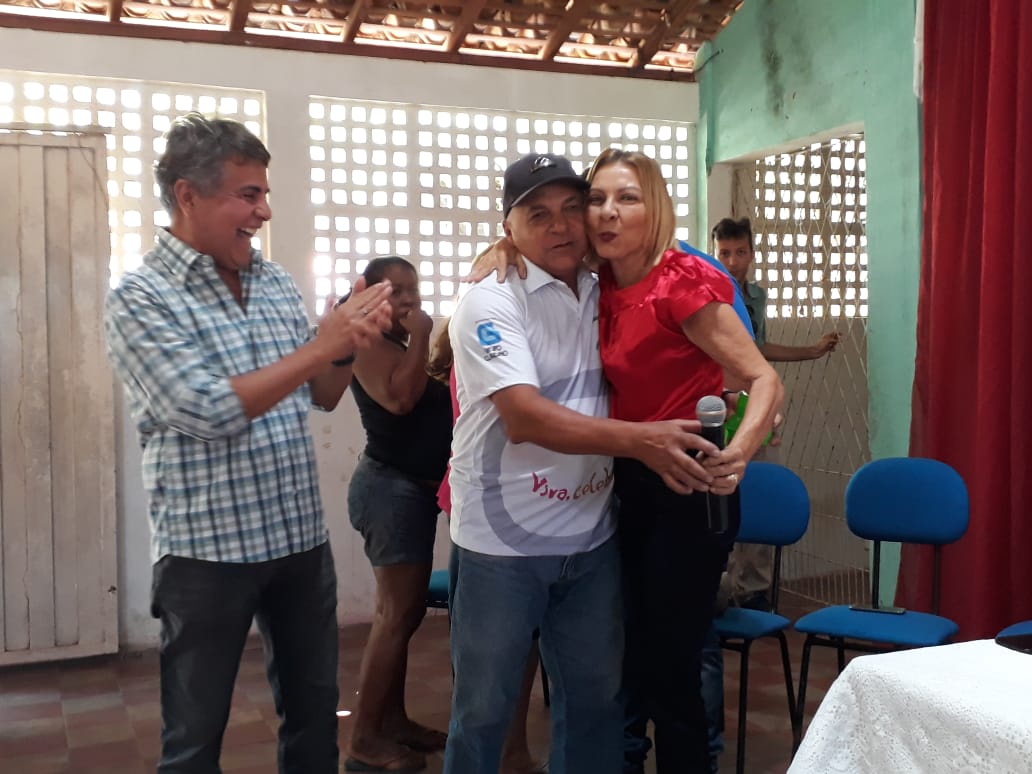 Prefeito faz entrega de próteses dentárias e afirma seu compromisso de continuar este trabalho de alto estima  - Imagem 9