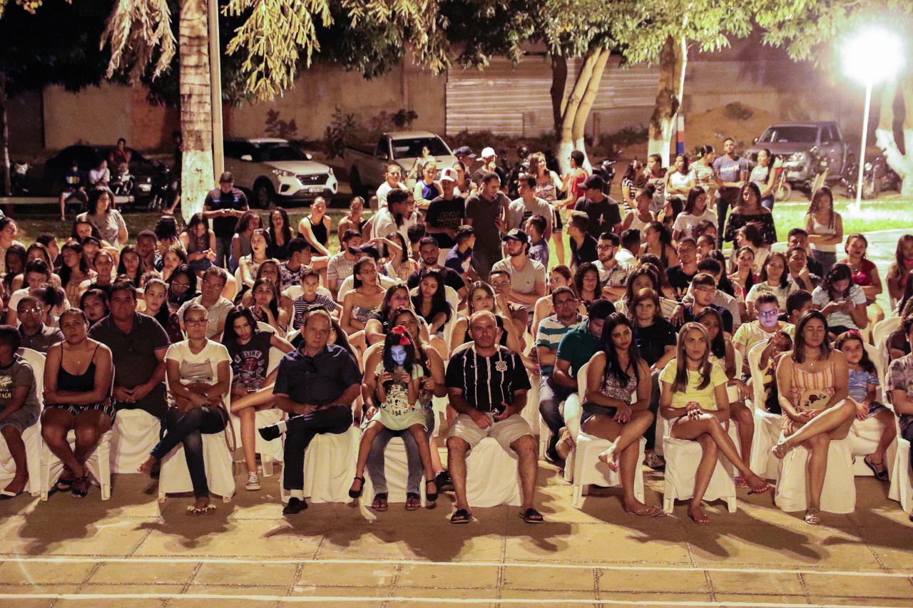 Projeto Cine Boa Praça exibe documentário de Tio Francisco em Uruçuí-Piauí  - Imagem 2