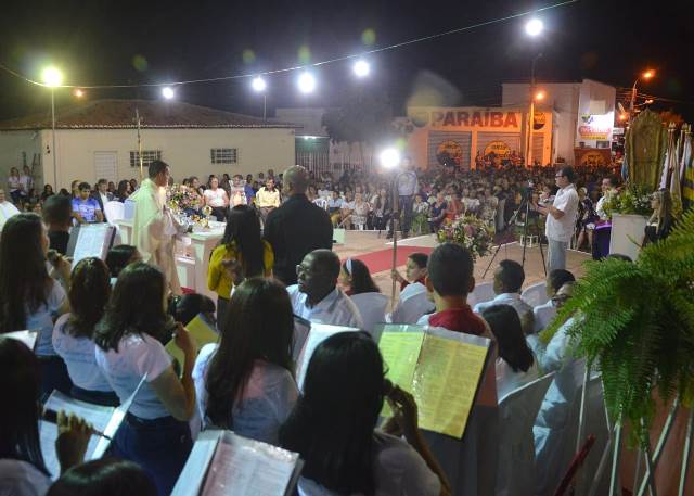 Dom Expedito Lopes realiza Celebração Histórica para receber o Padre Cláudio - Imagem 89