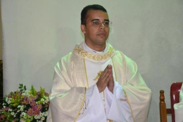 Padre Cláudio Santana