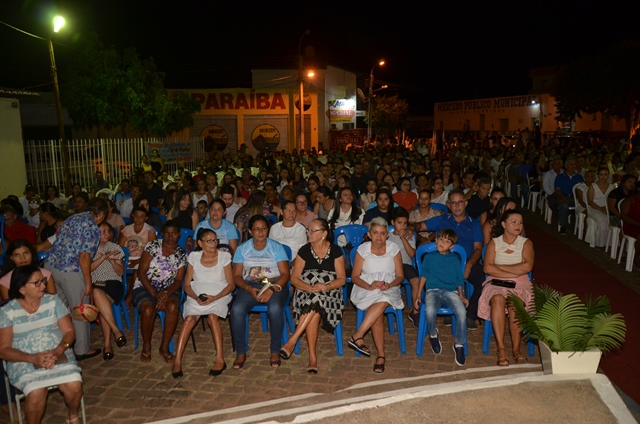 Multidão prestigia Missa Solene em Honra de Nossa Senhora do Perpétuo Socorro - Imagem 17