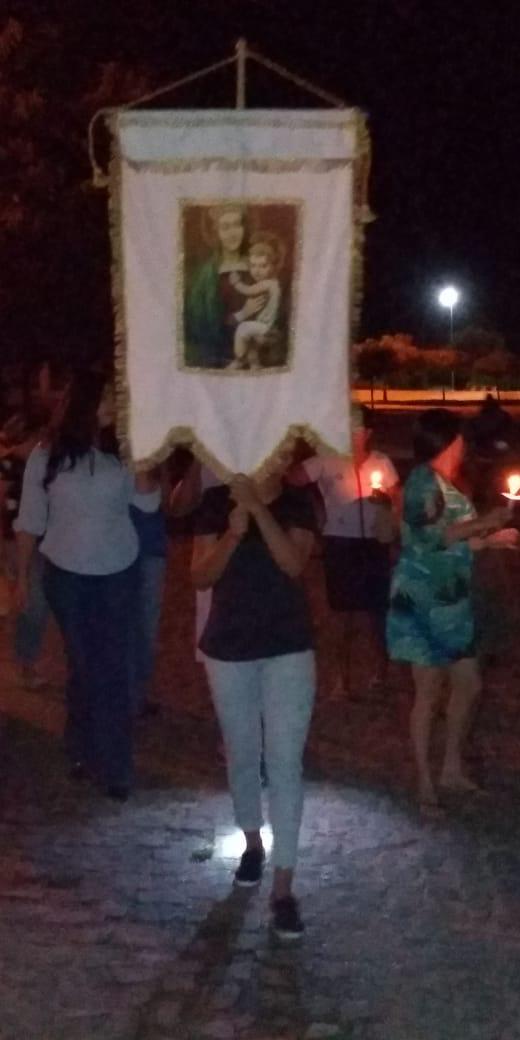 Na segunda noite de novena a comunidade recebe imagem de Nossa Senhora da Saúde - Imagem 13