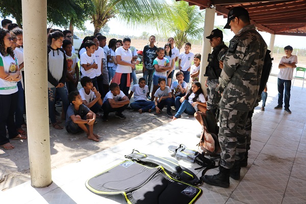 Alunos do Pelotão Mirim tiveram oficina com Esquadrão de Polícia Montada  - Imagem 12