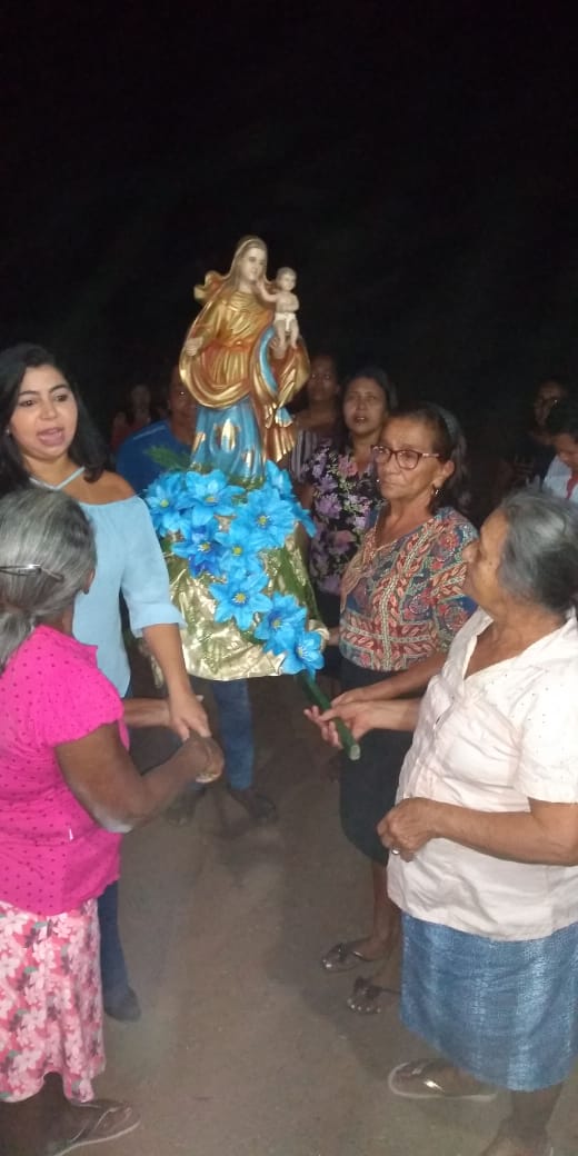 Na segunda noite de novena a comunidade recebe imagem de Nossa Senhora da Saúde - Imagem 16