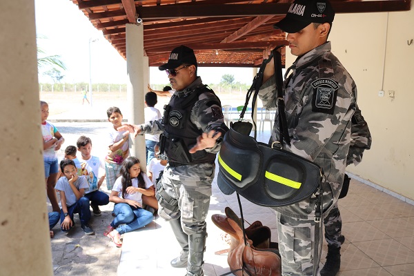Alunos do Pelotão Mirim tiveram oficina com Esquadrão de Polícia Montada  - Imagem 14