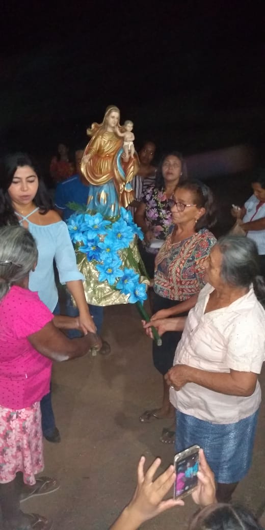 Na segunda noite de novena a comunidade recebe imagem de Nossa Senhora da Saúde - Imagem 8