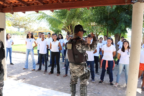 Alunos do Pelotão Mirim tiveram oficina com Esquadrão de Polícia Montada  - Imagem 4
