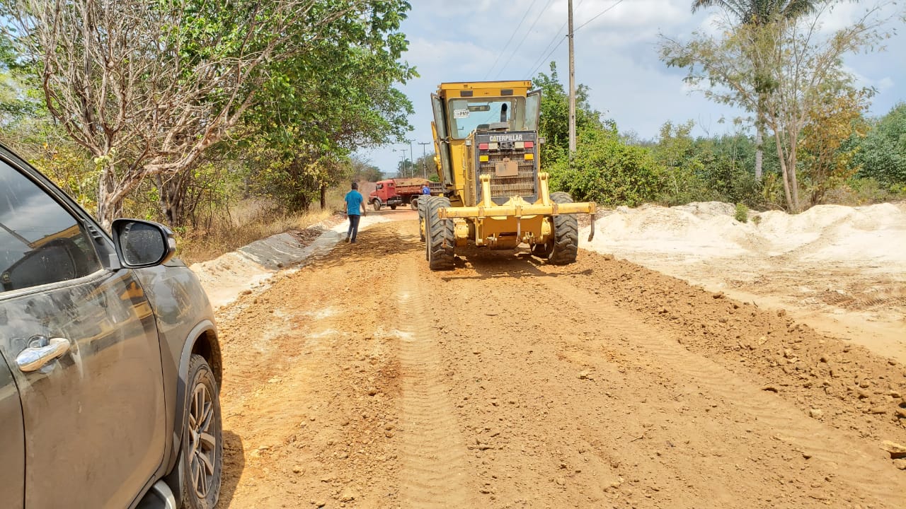 Prefeito João Luiz intensifica melhorias nas estradas do município - Imagem 11