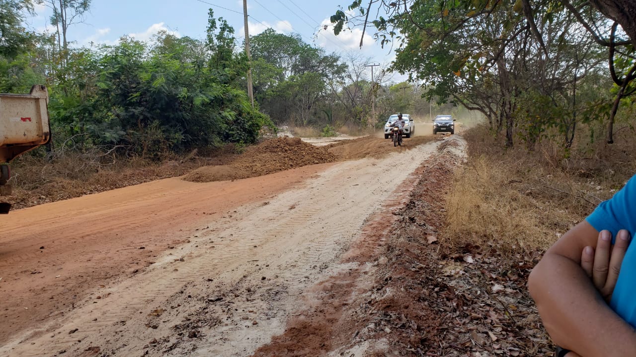 Prefeito João Luiz intensifica melhorias nas estradas do município - Imagem 14