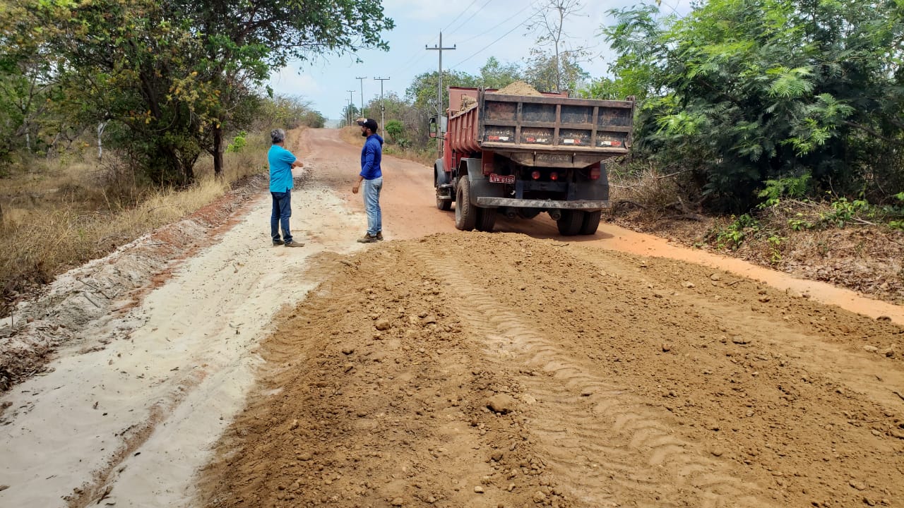 Prefeito João Luiz intensifica melhorias nas estradas do município - Imagem 10