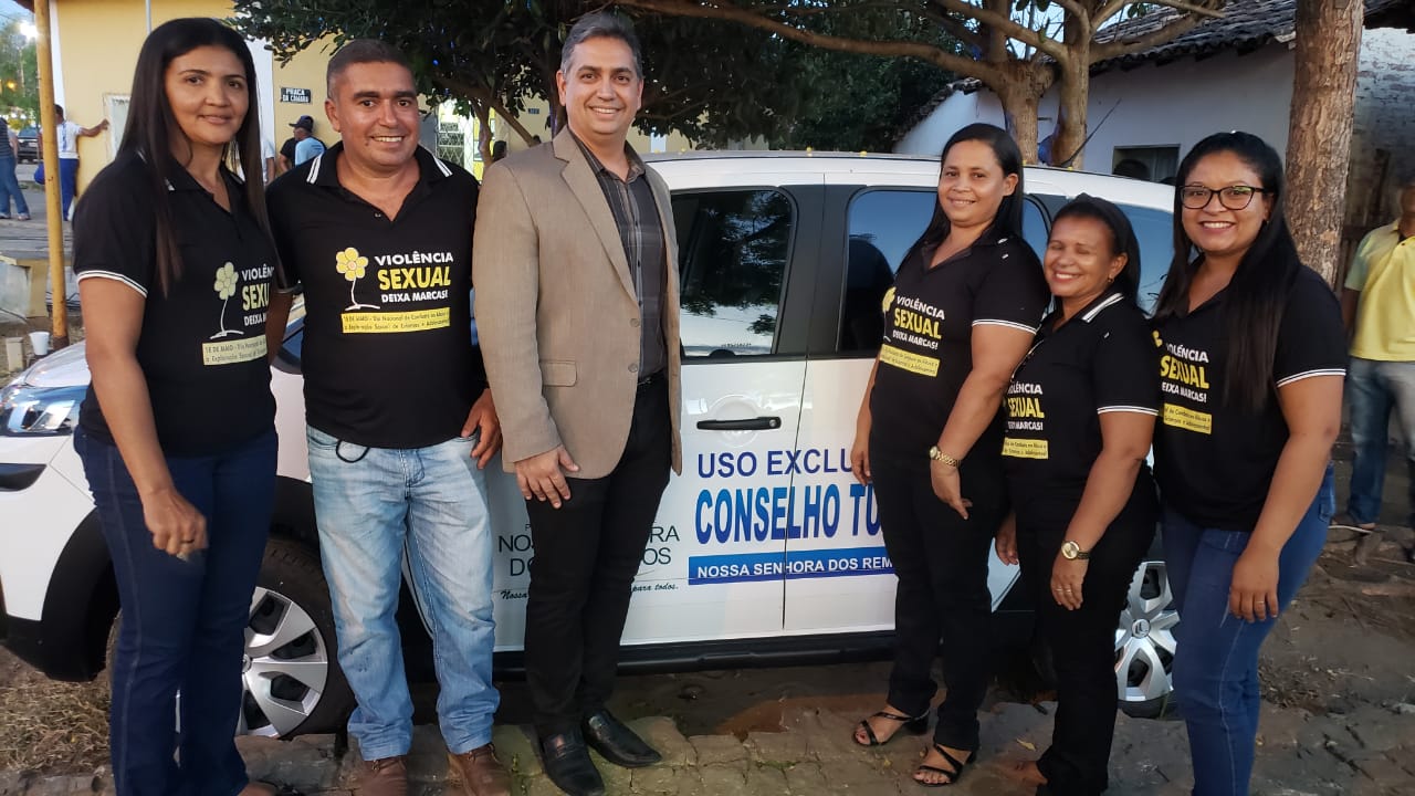 Prefeito Manoel Lázaro entrega veículo para o Conselho Tutelar - Imagem 1