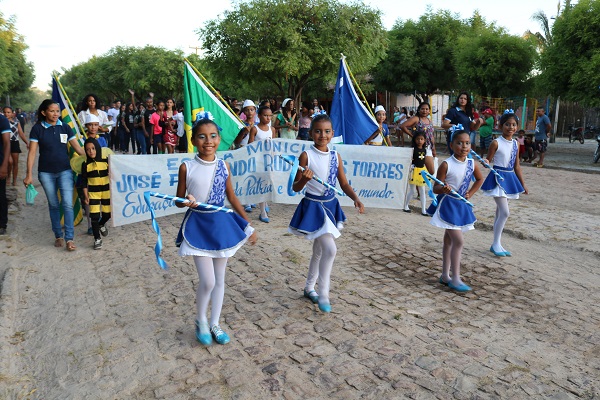 Escolas da zona rural participaram do desfile cívico de 7 de setembro - Imagem 12