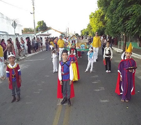 Cinema é tema de desfile cívico de 7 de setembro em Pedro II